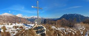 38 Alla croce del Vaccareggio (1475 m) da sx Menna, Arera, Grem, Monte Castello, Alben